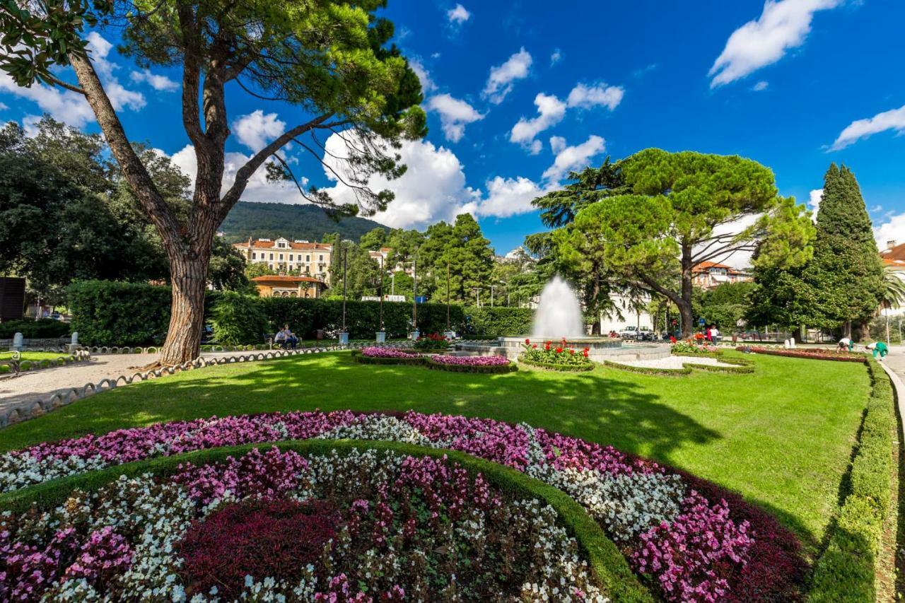 Villa Angeli Opatija Exteriör bild